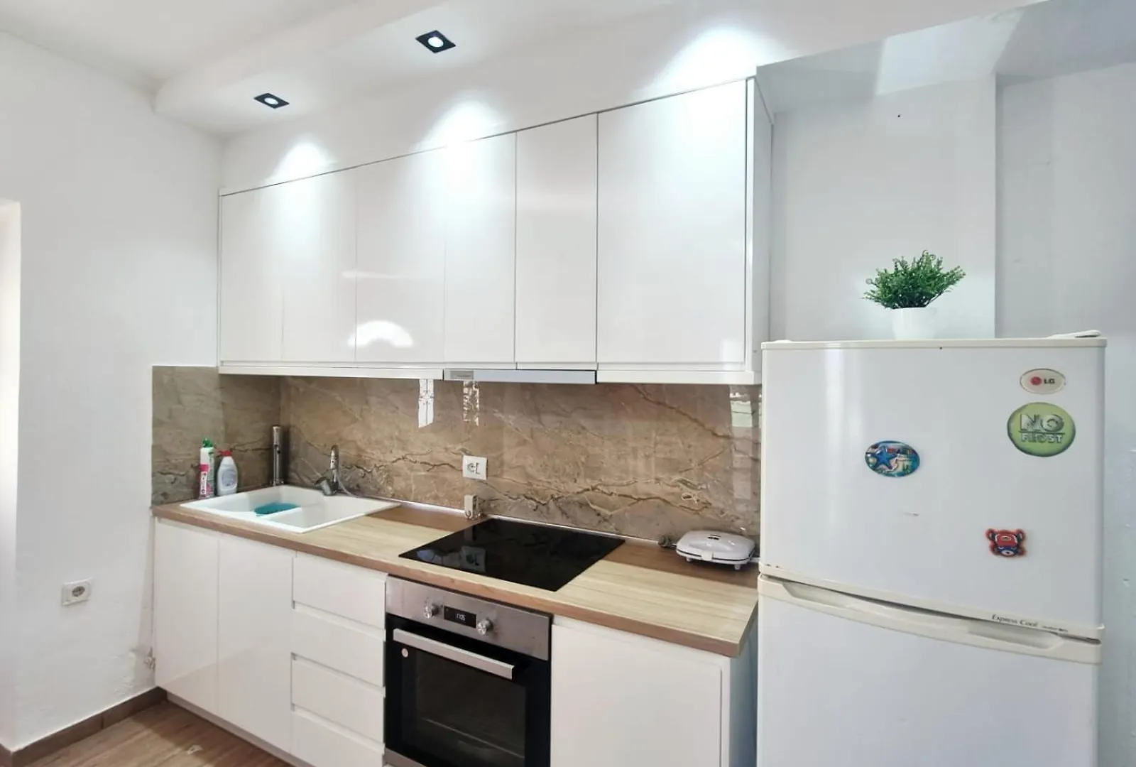 Teli'S Apartments Sarandë